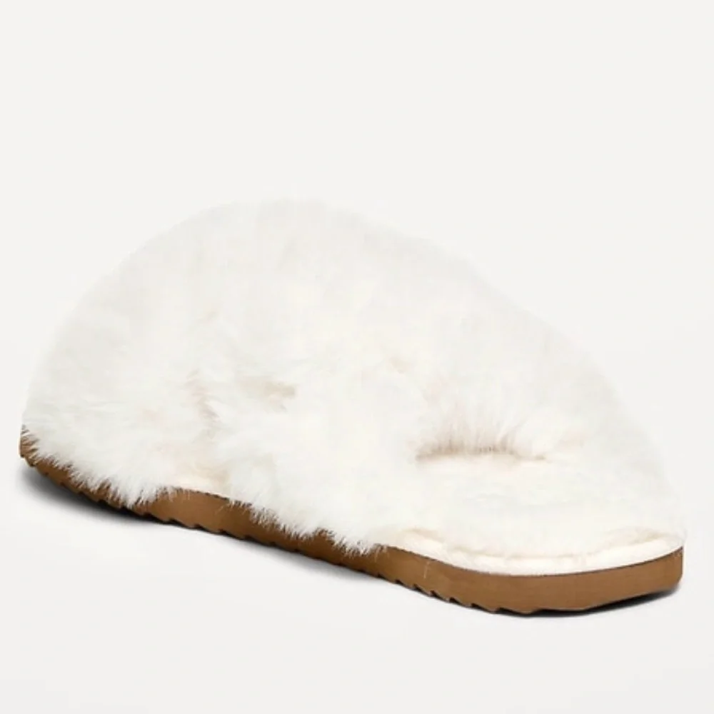 Old Navy Pink Faux Fur Fuzzy Slippers Girls 5/6 NEW
